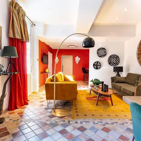 Apartment Place Du Palais Des Papes 3 Parking Climatisation 3 Salles De Bain Avignon