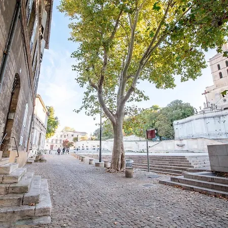 Place Du Palais Des Papes 3 Parking Climatisation 3 Salles De Bain Apartment *
